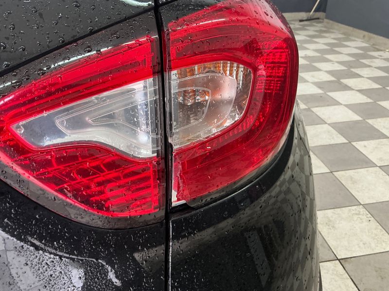 Renault Captur 1.5 dCi Energy Hypnotic 2017 – снимка 27