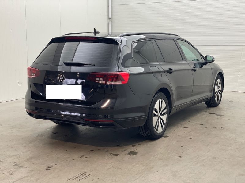 Volkswagen Passat 2.0 TSI Business — zdjęcie 3
