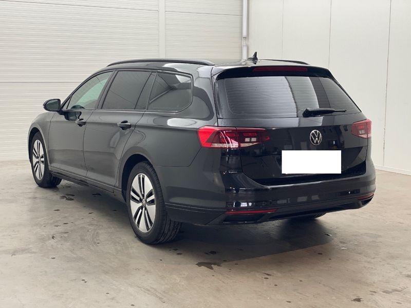 Volkswagen Passat 2.0 TSI Business — zdjęcie 2