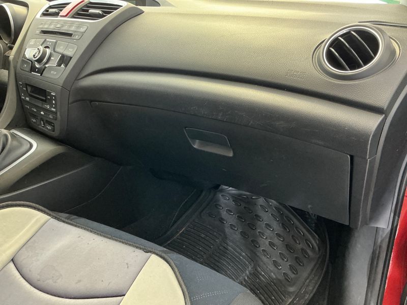 Honda Civic 1.4 Comfort 2015 – снимка 33