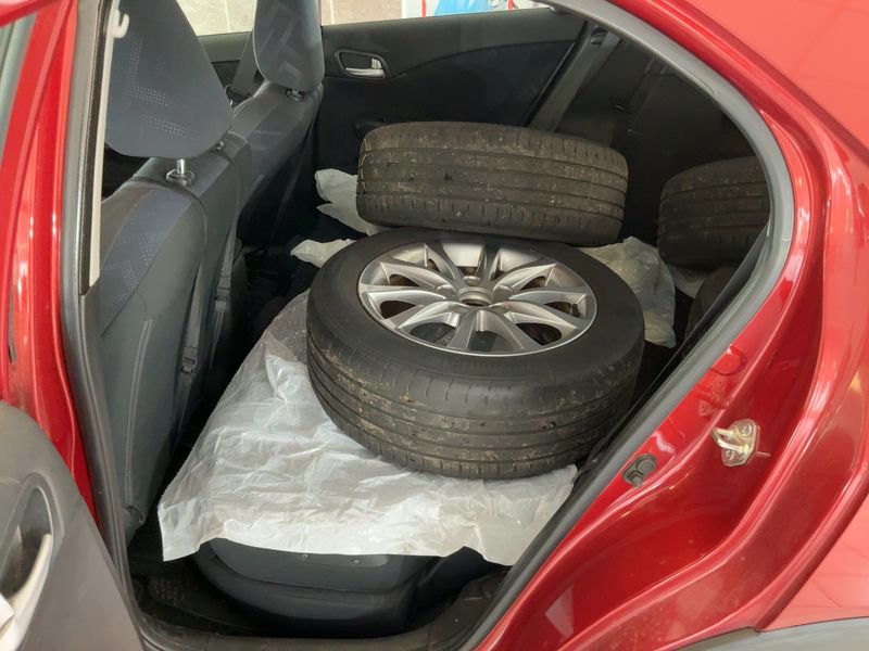 Honda Civic 1.4 Comfort 2015 – снимка 20