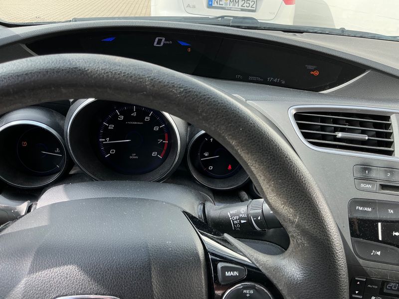 Honda Civic 1.4 Comfort 2015 – снимка 19