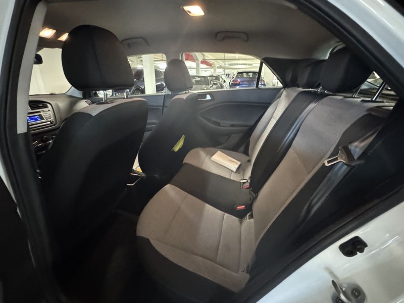 Hyundai i20 1.2 Comfort — zdjęcie 13