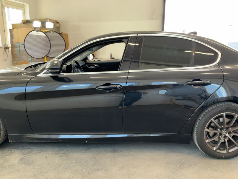 Alfa Romeo Giulia 2.2 JTDM Basis — zdjęcie 4