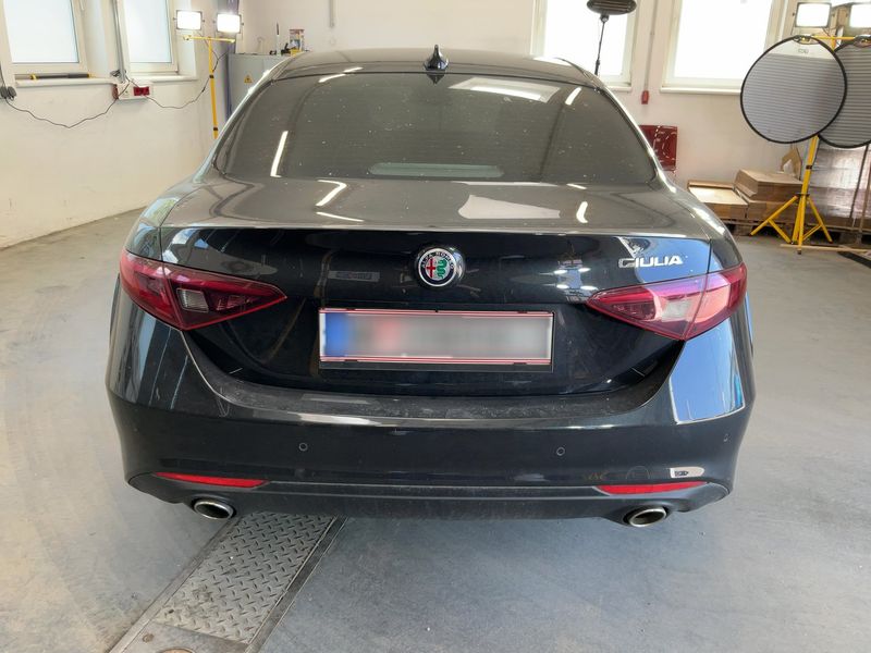 Alfa Romeo Giulia 2.2 JTDM Basis — zdjęcie 5