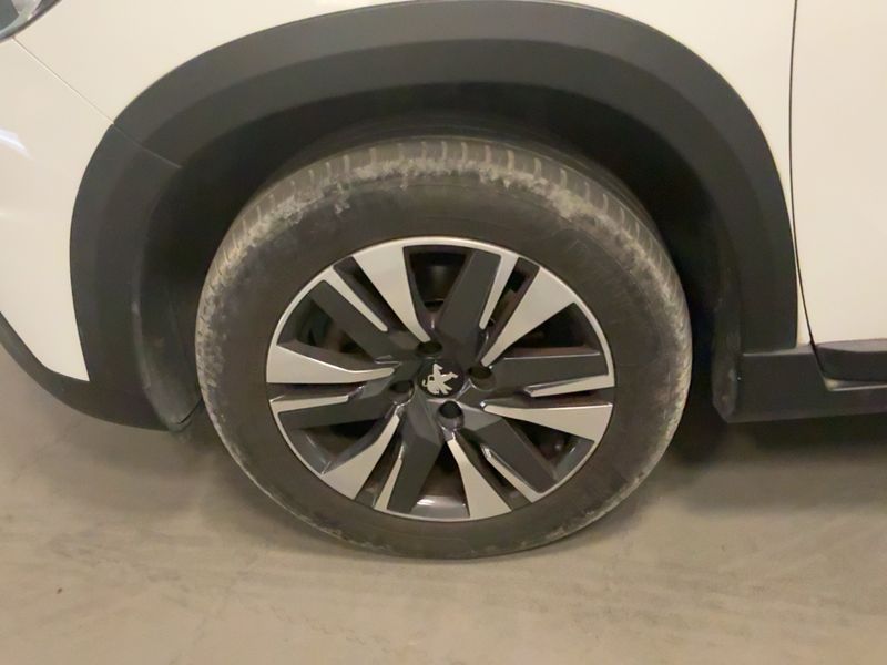 Peugeot 2008 1.2 e-THP Allure Business 2018 – снимка 3