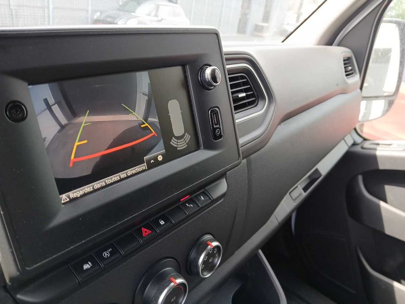 Renault Master 2.3 dCi L2H2 HKa 3,5 Komfort — zdjęcie 21