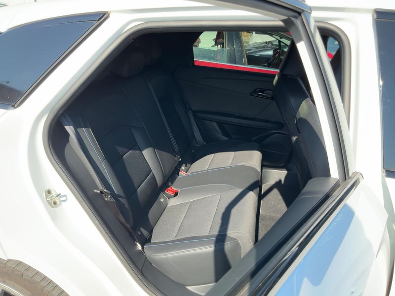 MG 4 electric drive 150 kW Luxury — zdjęcie 14