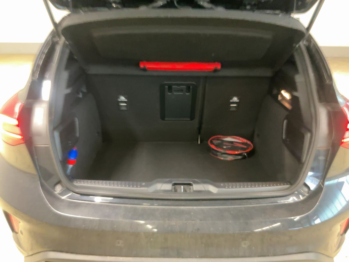 Ford Focus 2024 — photo 17