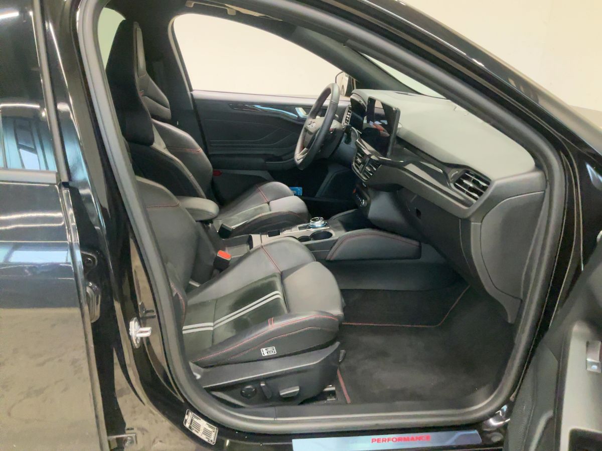 Ford Focus 2024 — photo 18