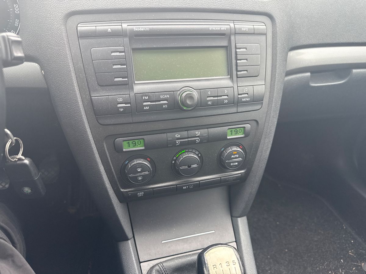 Skoda Octavia 2006 — photo 7
