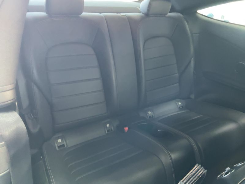 Mercedes-Benz C-Klasse C 220 d 4Matic Premium — zdjęcie 14