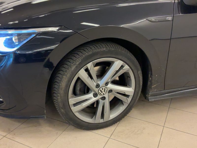 Volkswagen Golf VIII 2.0 TDI R-Line 2022 – снимка 3