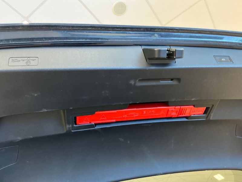Volkswagen Golf VIII 2.0 TDI R-Line 2022 – снимка 26