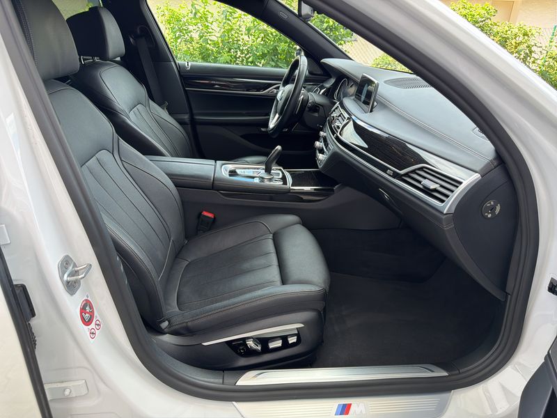 BMW 7er 750i xDrive — zdjęcie 10