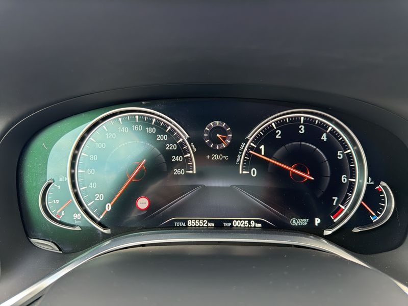 BMW 7er 750i xDrive — zdjęcie 12