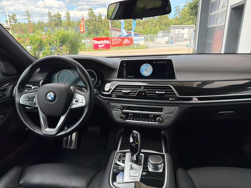 BMW 7er 750i xDrive — zdjęcie 11
