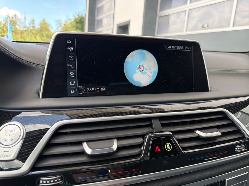 BMW 7er 750i xDrive — zdjęcie 13