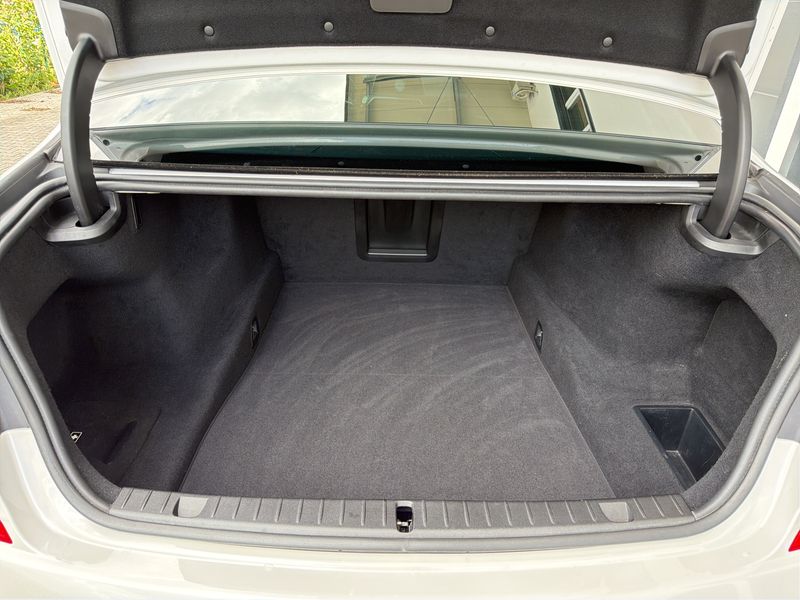 BMW 7er 750i xDrive — zdjęcie 4