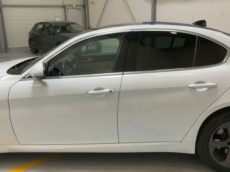 Alfa Romeo Giulia 2.2 JTDM Lusso Q4 — zdjęcie 4