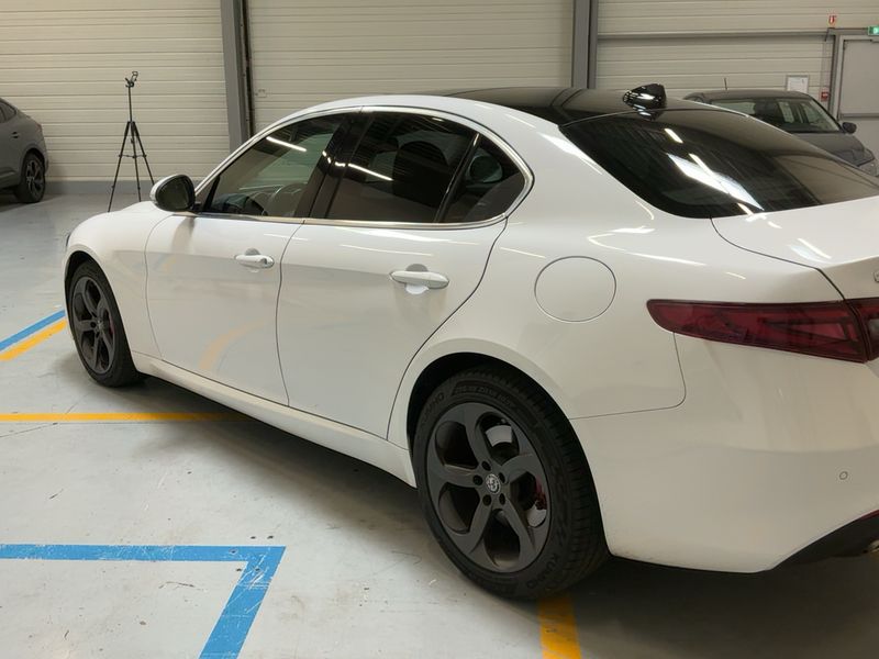 Alfa Romeo Giulia 2.2 JTDM Lusso Q4 — zdjęcie 3