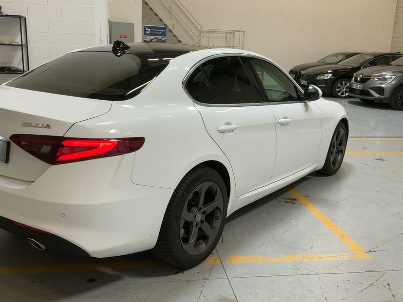 Alfa Romeo Giulia 2.2 JTDM Lusso Q4 — zdjęcie 6