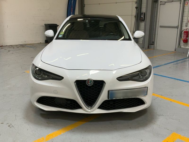 Alfa Romeo Giulia 2.2 JTDM Lusso Q4 — zdjęcie 9