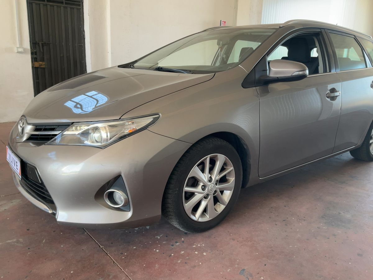 Toyota Auris Touring Sports 1.4 Turbodiesel Active