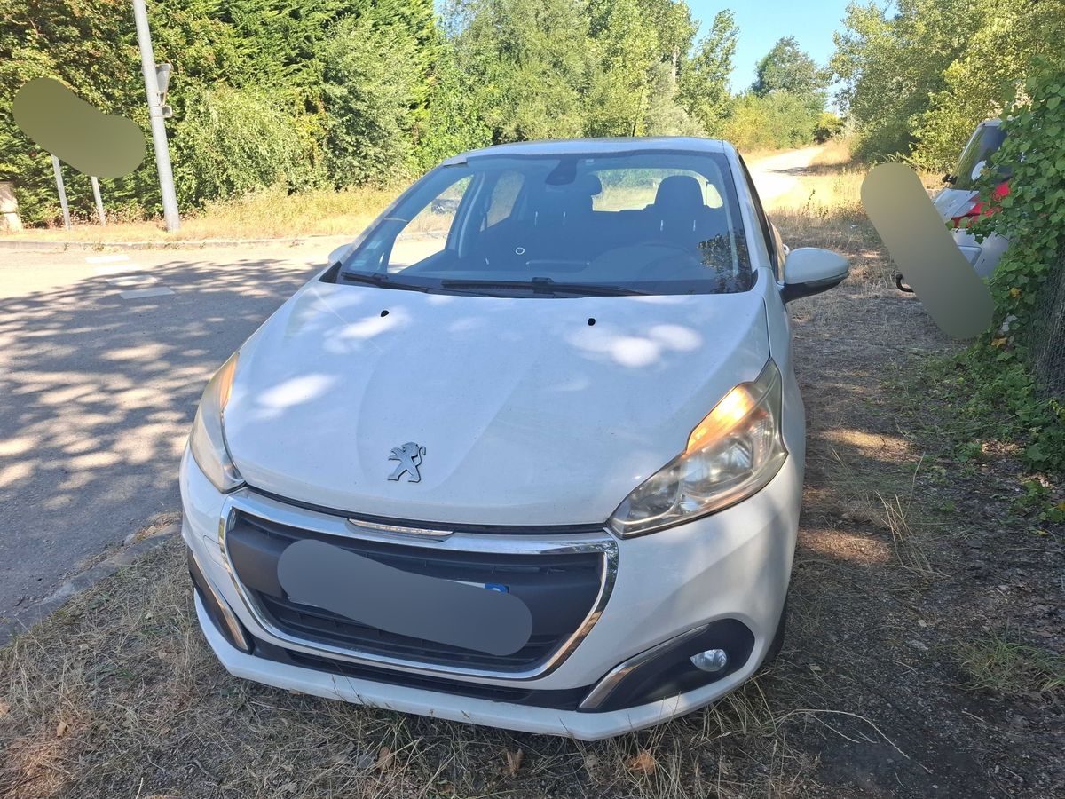 Peugeot 208 2015