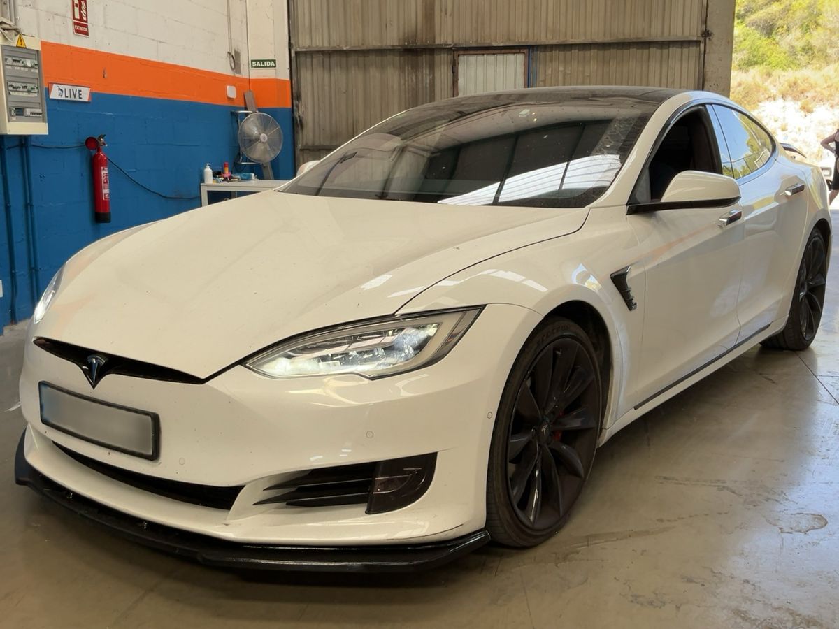 Tesla Model 2018