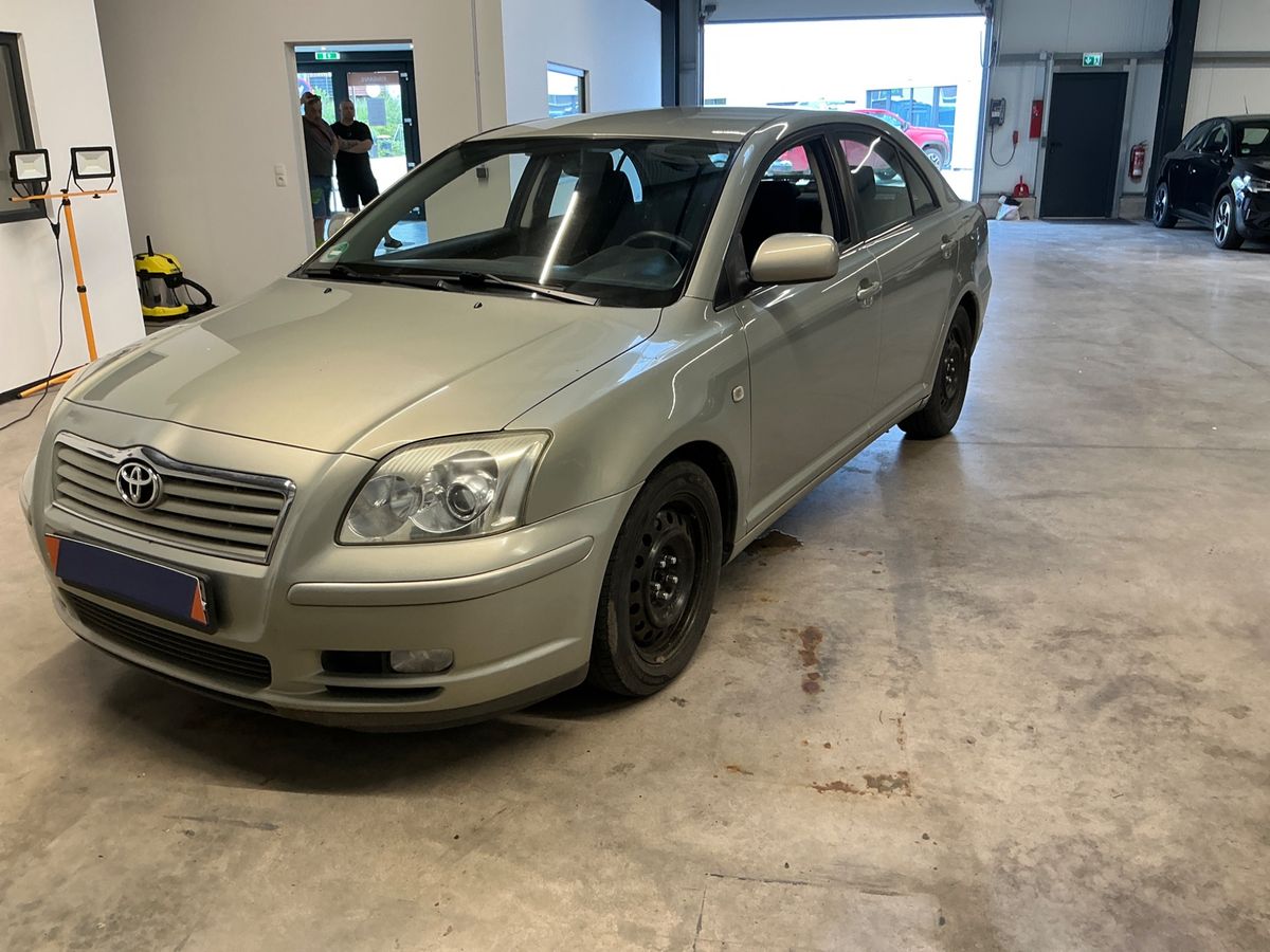 Toyota Avensis 2003