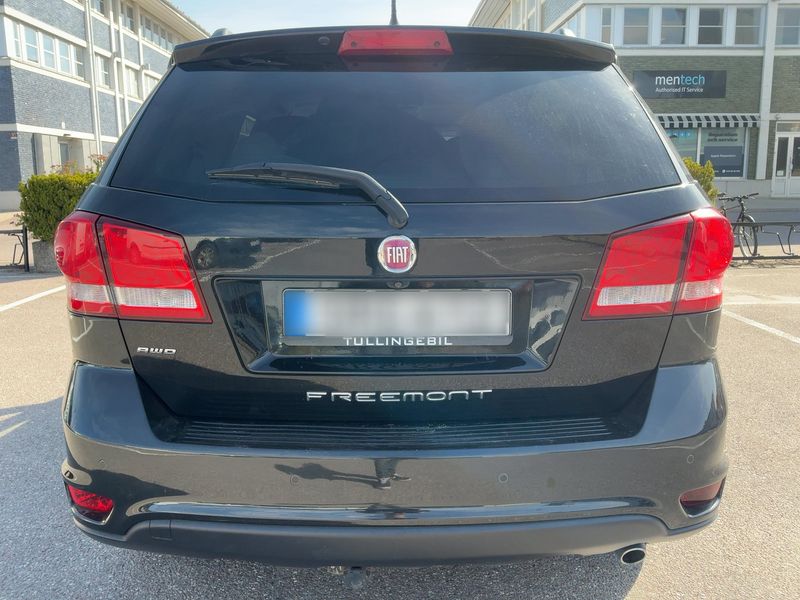 Fiat Freemont 2.0 Multijet Black Code AWD — zdjęcie 5