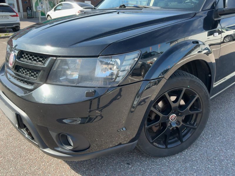Fiat Freemont 2.0 Multijet Black Code AWD — zdjęcie 2