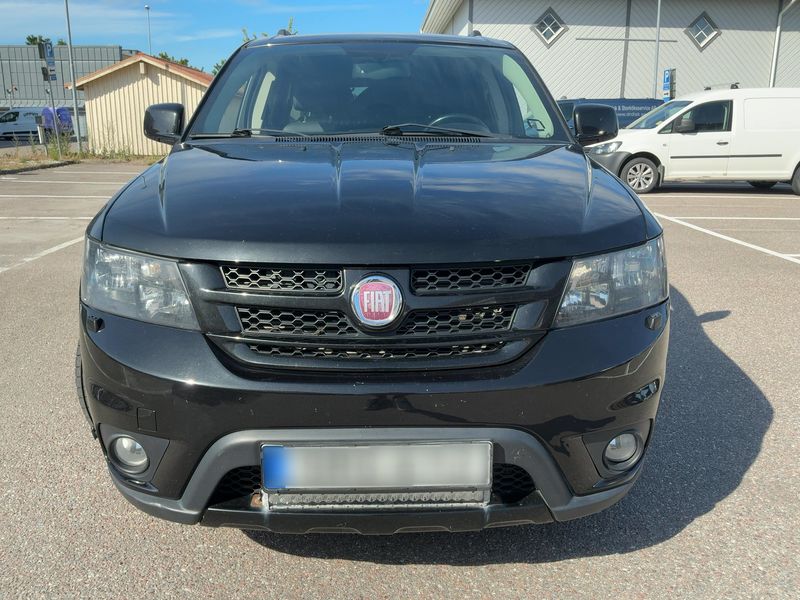 Fiat Freemont 2.0 Multijet Black Code AWD — zdjęcie 9