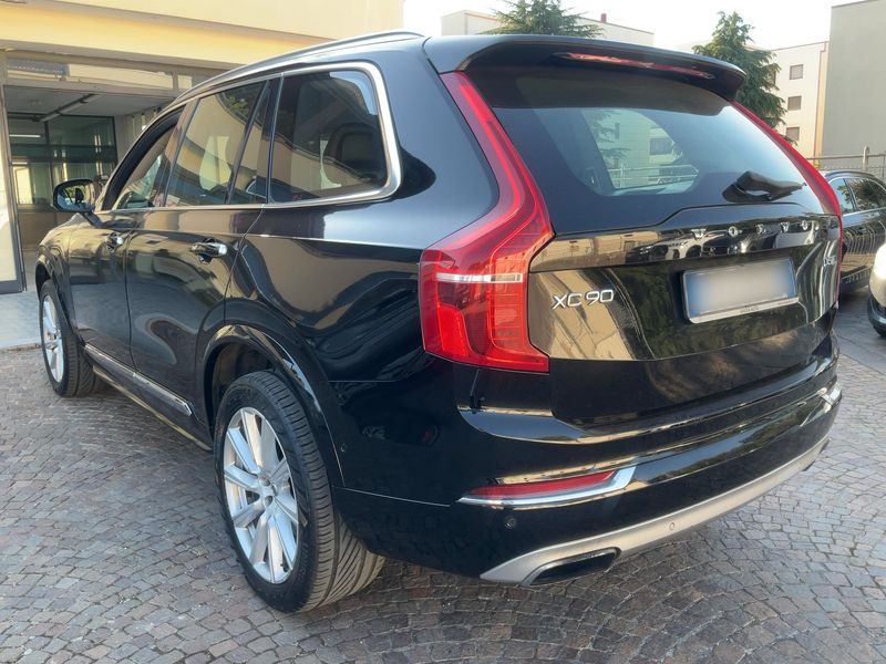 Volvo XC90 2.0 D5 Inscription AWD — zdjęcie 3