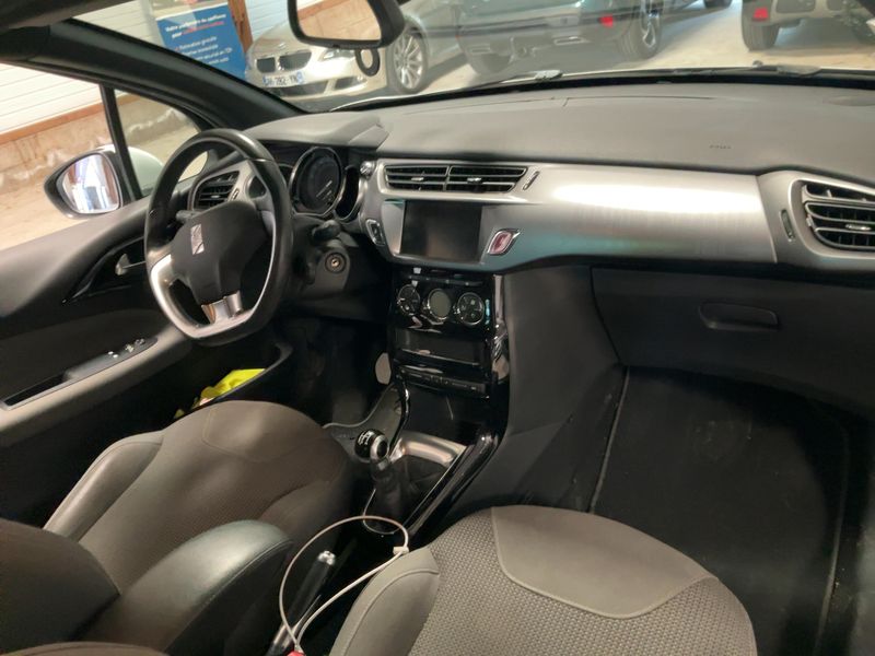 Citroen DS3 1.2 e-THP So Irresistible — zdjęcie 12
