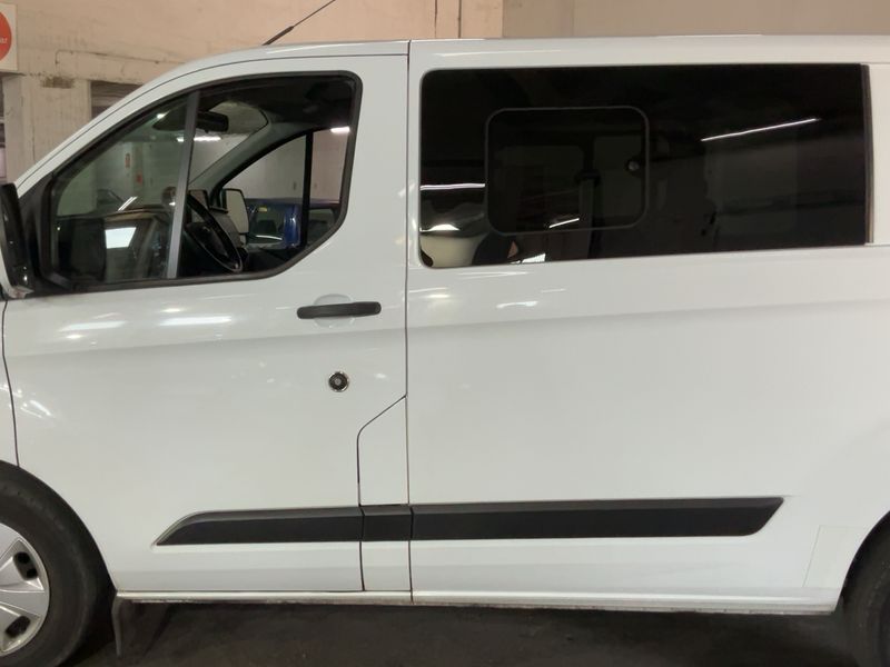 Ford Tourneo Custom 2.0 TDCi Mild-Hybrid L1 Trend — zdjęcie 4