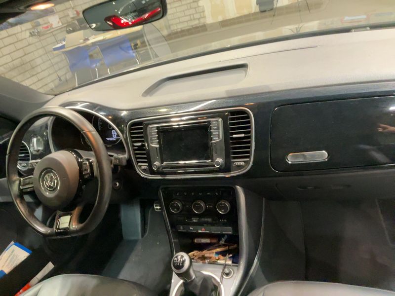 Volkswagen Beetle 1.2 TSI Sound BlueMotion Tech — zdjęcie 12