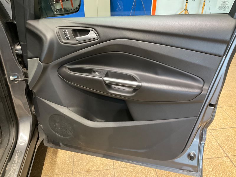Ford Kuga 2.0 TDCi Titanium 2014 – снимка 26
