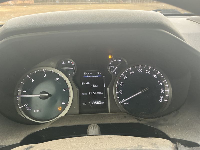 Toyota Land Cruiser 2.8 D-4D GX — zdjęcie 12