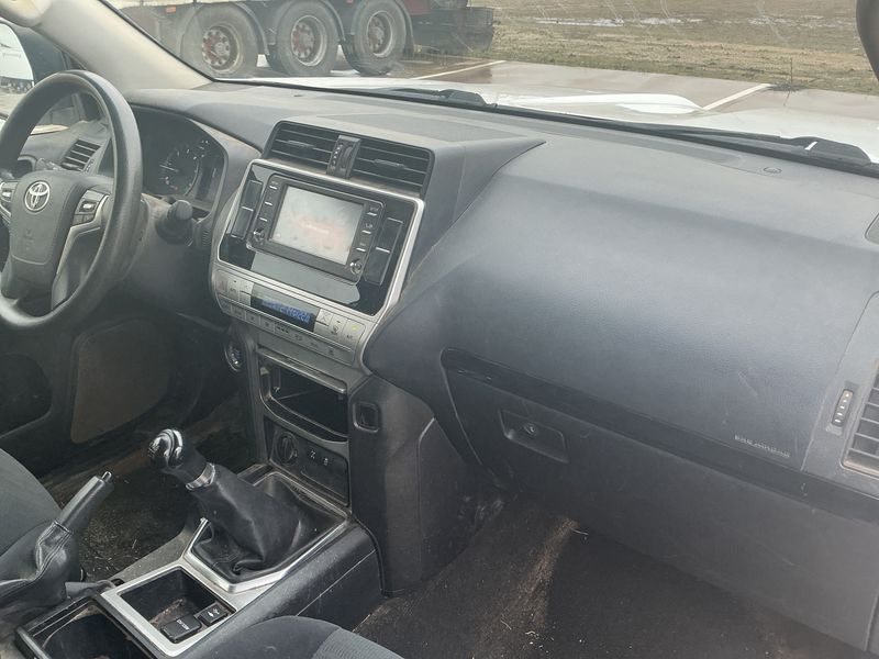 Toyota Land Cruiser 2.8 D-4D GX — zdjęcie 11