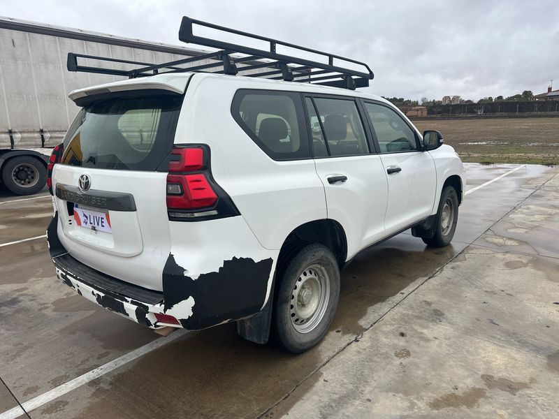 Toyota Land Cruiser 2.8 D-4D GX — zdjęcie 5