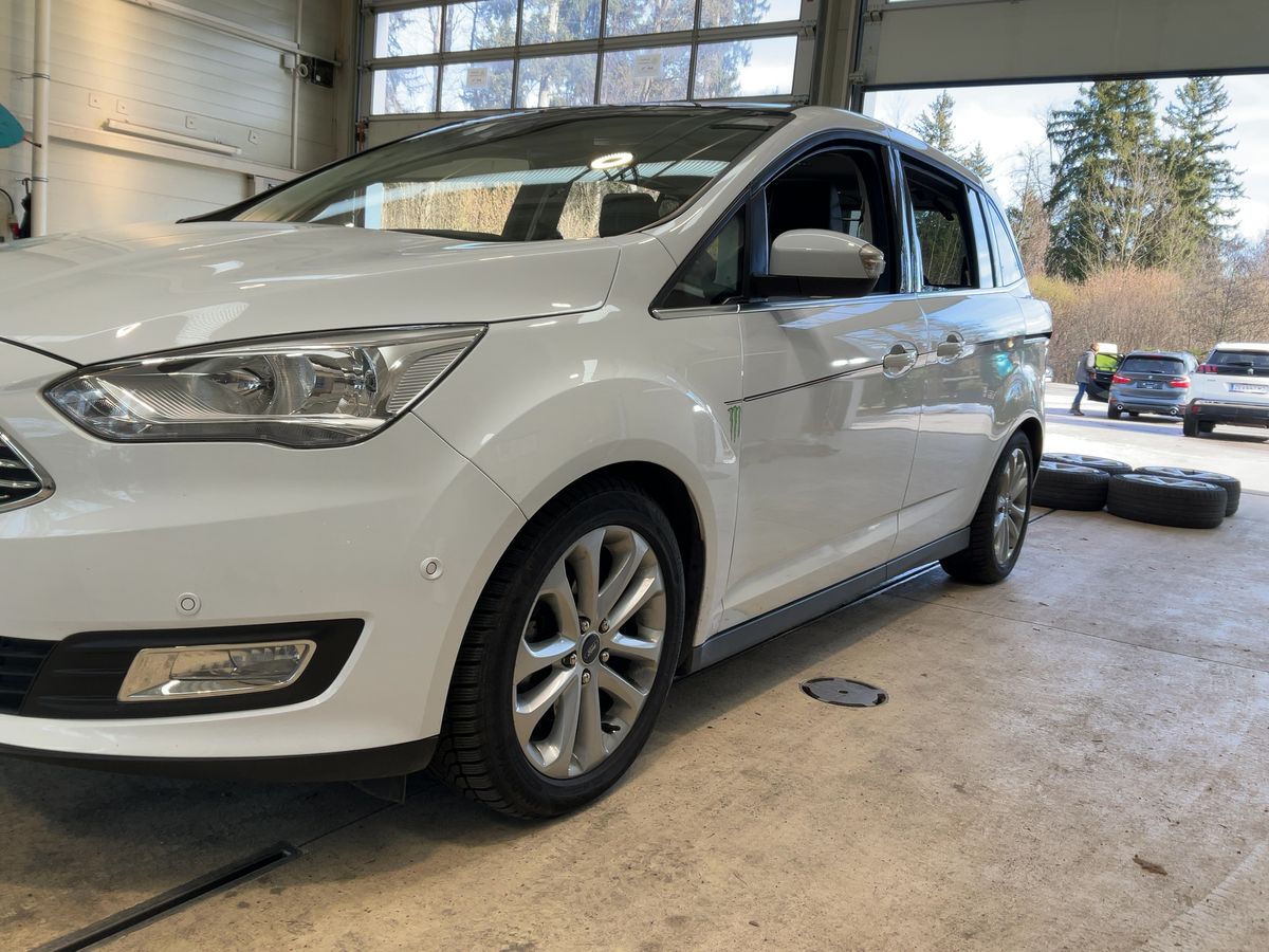 Ford Grand d'occasion