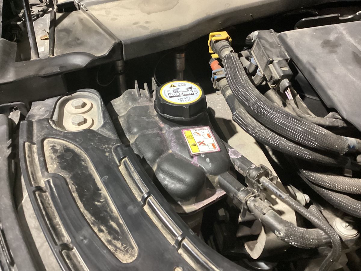 Land Rover 2022 — photo 27