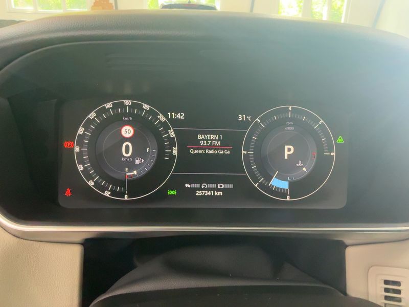 Land Rover Range Rover Sport 3.0 SD V6 HSE — zdjęcie 13