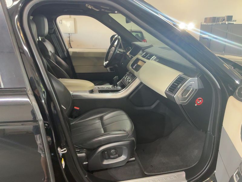 Land Rover Range Rover Sport 3.0 SD V6 HSE — zdjęcie 11
