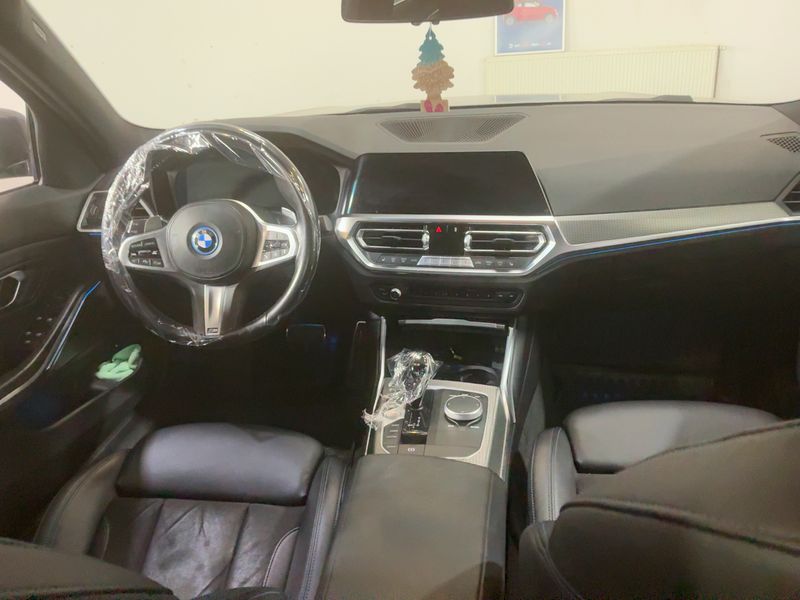 BMW 3er 330e M Sport — zdjęcie 12