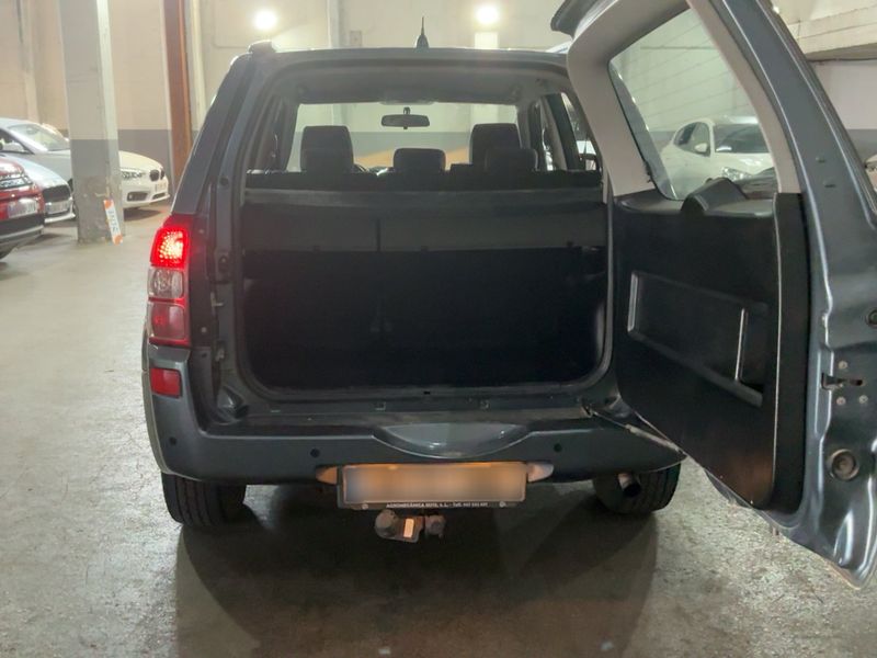 Suzuki Grand Vitara 1.9 DDiS JLX — zdjęcie 10