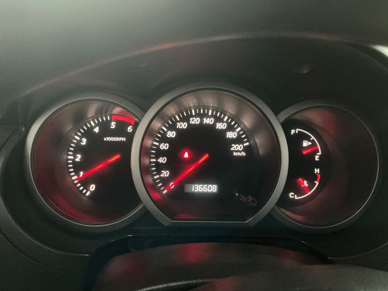 Suzuki Grand Vitara 1.9 DDiS JLX — zdjęcie 13
