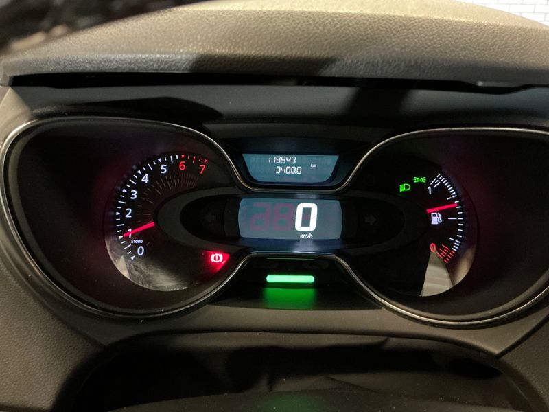 Renault Captur 0.9 Energy Zen — zdjęcie 13